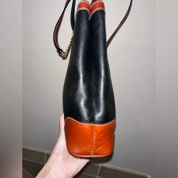 ❌sold❌ Vintage Bally Pebbled Leather Bag! Classic beauty. 🤎🖤 - Picture 9 of 15